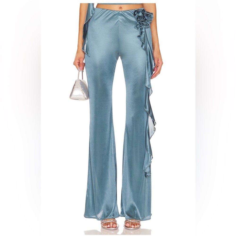 NWOT “revolve” guilia pants